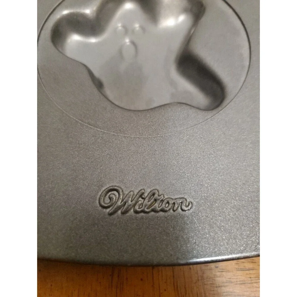 Wilton Halloween Mini Cake Cookie Pan Sheet 12 Non Stick Ghost Dracula Bat
